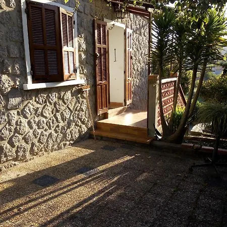 Maison En Pierre De Taille